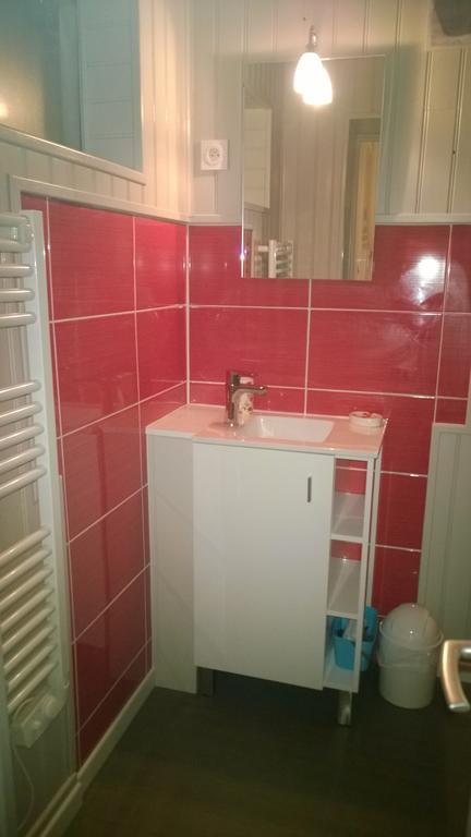 Locations Rives De Seugne - De Gaulle Apartment Жонзак Екстериор снимка